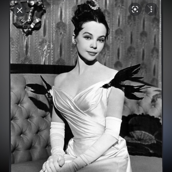 Custom dress - Picture 2 of 3